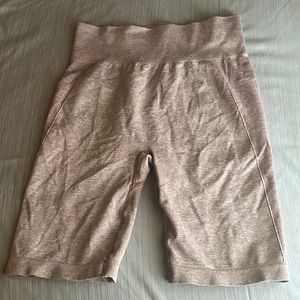 Gymshark flex biker short light pink marl